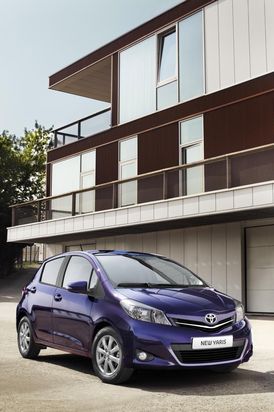  Toyota Yaris 2012 года  (фото 34 из 56)